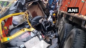 Those killed and injured in the accident were returning to their village Regania under Amas police station in two-autorickshaws after attending a “tilak” function at Baluganj in Deo block of neighbouring Aurangabad district.(ANI Photo) Those killed and injured in the accident were returning to their village Regania under Amas police station in two-autorickshaws after attending a “tilak” function at Baluganj in Deo block of neighbouring Aurangabad district.(ANI Photo)