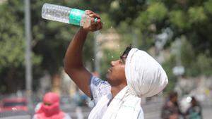 Chandigarh, the common capital of the two states, registered a high of 40 degrees Celsius, up two notches against normal limits.(Yogendra Kumar/HT file photo) Chandigarh, the common capital of the two states, registered a high of 40 degrees Celsius, up two notches against normal limits.(Yogendra Kumar/HT file photo)