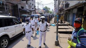 Kolkata police personnel patrolling the Tikiapara area.(ANI File Photo) Kolkata police personnel patrolling the Tikiapara area.(ANI File Photo)