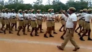 “Hats Off to this Drill Instructor,” says the tweet posted with the video.(Twitter/@AddlCPTrHyd) “Hats Off to this Drill Instructor,” says the tweet posted with the video.(Twitter/@AddlCPTrHyd)