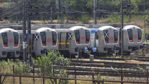 DMRC technicians inspect Delhi Metro coaches in Timarpur, New Delhi.(Vipin Kumar/HT PHOTO) DMRC technicians inspect Delhi Metro coaches in Timarpur, New Delhi.(Vipin Kumar/HT PHOTO)