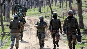 Army Jawans rush to the encounter site during an encounter with Hizbul Mujahideen terrorists at Hardmand Guri in Kulgam.(ANI File Photo) Army Jawans rush to the encounter site during an encounter with Hizbul Mujahideen terrorists at Hardmand Guri in Kulgam.(ANI File Photo)