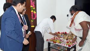 Andhra Pradesh Finance Minister Buggana Rajendranath offers prayers before presenting state budget 2020 - 21, in Amaravati on Tuesday.(ANI) Andhra Pradesh Finance Minister Buggana Rajendranath offers prayers before presenting state budget 2020 - 21, in Amaravati on Tuesday.(ANI)
