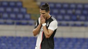 Juventus' Cristiano Ronaldo reacts after missing a scoring chance during the Italian Cup soccer final match between Napoli and Juventus, at Rome's Olympic Stadium.(AP) Juventus' Cristiano Ronaldo reacts after missing a scoring chance during the Italian Cup soccer final match between Napoli and Juventus, at Rome's Olympic Stadium.(AP)