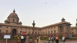 The STF order , which came after central intelligence agencies expressed concern over mobile apps linked to China, also asked staff members to get their family members to remove the mobile applications.(Sonu Mehta/HT PHOTO) The STF order , which came after central intelligence agencies expressed concern over mobile apps linked to China, also asked staff members to get their family members to remove the mobile applications.(Sonu Mehta/HT PHOTO)