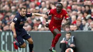 Sadio Mane of Liverpool gets away from Ryan Fraser of AFC Bournemouth(Getty Images) Sadio Mane of Liverpool gets away from Ryan Fraser of AFC Bournemouth(Getty Images)