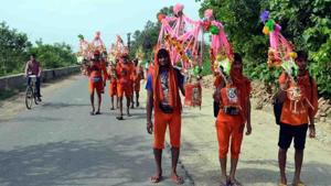 Kanwarias travelling to Haridwar to fetch water from the Ganga.(HT FILE PHOTO) Kanwarias travelling to Haridwar to fetch water from the Ganga.(HT FILE PHOTO)