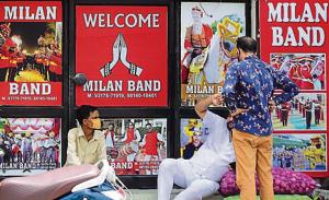 Band owners say they have not got any bookings in three months as couples are either deferring their weddings or going for small functions in view of the lockdown.(Gurpreet Singh/HT) Band owners say they have not got any bookings in three months as couples are either deferring their weddings or going for small functions in view of the lockdown.(Gurpreet Singh/HT)