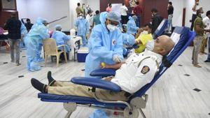 At least, 2,925 police personnel have recovered so far from the disease in Maharashtra.(PTI PHOTO.) At least, 2,925 police personnel have recovered so far from the disease in Maharashtra.(PTI PHOTO.)