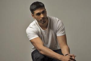 Arjun Kanungo has released his latest single Fursat Hai Aaj Bhi Arjun Kanungo has released his latest single Fursat Hai Aaj Bhi