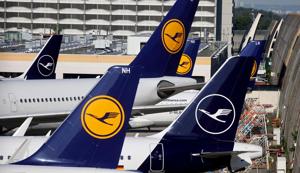 Germany’s bailout for Lufthansa overcame one major roadblock when the airline’s biggest stockholder said he’d vote in favor of the rescue package at a special shareholder meeting later Thursday.(Reuters file photo) Germany’s bailout for Lufthansa overcame one major roadblock when the airline’s biggest stockholder said he’d vote in favor of the rescue package at a special shareholder meeting later Thursday.(Reuters file photo)