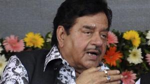Shatrughan Sinha asked the prime minister to take “necessary actions soon” on the issue of Chinese apps.(PTI File Photo) Shatrughan Sinha asked the prime minister to take “necessary actions soon” on the issue of Chinese apps.(PTI File Photo)