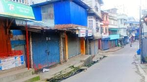 The shutdown in Mirik comes days after traders in Siliguri town in the plains decided to suspend business at Bidhan Market, Hong Kong Market and the local jewellery market.(HT PHOTO.) The shutdown in Mirik comes days after traders in Siliguri town in the plains decided to suspend business at Bidhan Market, Hong Kong Market and the local jewellery market.(HT PHOTO.)