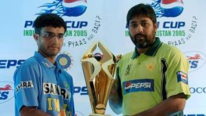Sourav Ganguly and Inzamam-ul-Haq pose with the trophy before India vs Pakistan series in 2005(PTI) Sourav Ganguly and Inzamam-ul-Haq pose with the trophy before India vs Pakistan series in 2005(PTI)
