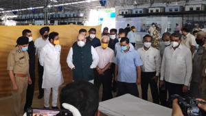 Union Home Minister Amit Shah and Delhi Chief Minister Arvind Kejriwal review the Sardar Patel Covid Care Centre and Hospital at Radha Swami Satsang Beas campus in Chhatarpur, New Delhi.(HT photo) Union Home Minister Amit Shah and Delhi Chief Minister Arvind Kejriwal review the Sardar Patel Covid Care Centre and Hospital at Radha Swami Satsang Beas campus in Chhatarpur, New Delhi.(HT photo)