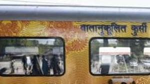 The Railways has also increased the centralised AC’s temperature from the usual 23 degrees to 25 degrees as passengers are no longer being provided linen.(Kunal Patil/HT Photo) The Railways has also increased the centralised AC’s temperature from the usual 23 degrees to 25 degrees as passengers are no longer being provided linen.(Kunal Patil/HT Photo)