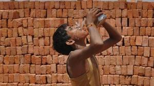 Humidity levels oscillated between 46 per cent and 85 per cent. (Photo by Burhaan Kinu / Hindustan Times) Humidity levels oscillated between 46 per cent and 85 per cent. (Photo by Burhaan Kinu / Hindustan Times)
