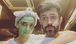 Sonam Kapoor shared a cute selfie with Anand Ahuja. Sonam Kapoor shared a cute selfie with Anand Ahuja.