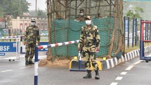 As per latest data, out of the total 1,018 coronavirus cases in the BSF, 659 personnel have recovered and 354 are under treatment.(HT File Photo) As per latest data, out of the total 1,018 coronavirus cases in the BSF, 659 personnel have recovered and 354 are under treatment.(HT File Photo)