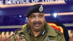 The DGP was accompanied by NS Jamwal, inspector-general (IG), Jammu, BSF, and other senior officers.(HT Photo) The DGP was accompanied by NS Jamwal, inspector-general (IG), Jammu, BSF, and other senior officers.(HT Photo)