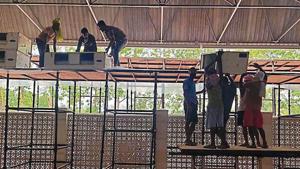 About 250 workers were assigned the task to load heavy air-conditioners on to the iron frames at the Covid-19 facility at the Radha Soami Satsang Beas.(HT Photo) About 250 workers were assigned the task to load heavy air-conditioners on to the iron frames at the Covid-19 facility at the Radha Soami Satsang Beas.(HT Photo)