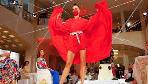 A model wears a face mask as she presents creations of the 2021 summer collection by designer Anja Gockel at Adlon Hotel, following the coronavirus disease (COVID-19) outbreak in Berlin, Germany, June 30, 2020.(REUTERS) A model wears a face mask as she presents creations of the 2021 summer collection by designer Anja Gockel at Adlon Hotel, following the coronavirus disease (COVID-19) outbreak in Berlin, Germany, June 30, 2020.(REUTERS)