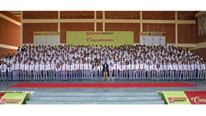 Students of Chandigarh University, who have been selected by blue-chip multinational companies during campus placements 2020, along with University Chancellor Satnam Singh Sandhu.(Chandigarh University) Students of Chandigarh University, who have been selected by blue-chip multinational companies during campus placements 2020, along with University Chancellor Satnam Singh Sandhu.(Chandigarh University)