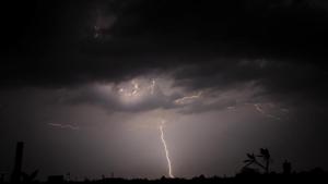 IMD said that thunderstorm with rain would occur in parts of Uttar Pradesh and Haryana. IMD said that thunderstorm with rain would occur in parts of Uttar Pradesh and Haryana.