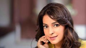 Actor Juhi Chawla reveals that they only had a crew of 32 people when they shot for the film Darr in Switzerland. Actor Juhi Chawla reveals that they only had a crew of 32 people when they shot for the film Darr in Switzerland.