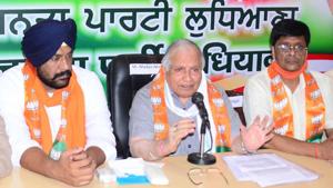 BJP leader Madan Mohan Mittal addressing the media in Ludhiana on Thursday.(Gurpreet Singh/HT) BJP leader Madan Mohan Mittal addressing the media in Ludhiana on Thursday.(Gurpreet Singh/HT)
