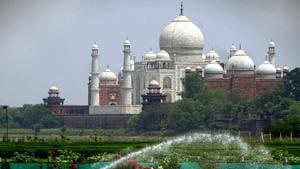 People associated with the World Heritage Site, including guides, shopkeepers, rickshaw drivers, hotels, etc. are hopeful of getting employment once the heritage site reopens.(ANI file photo) People associated with the World Heritage Site, including guides, shopkeepers, rickshaw drivers, hotels, etc. are hopeful of getting employment once the heritage site reopens.(ANI file photo)