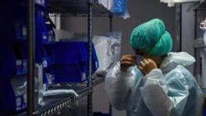 Some countries are experiencing a resurgence in infections, leading authorities to partially reinstate lockdowns, in what experts say could be a recurring pattern into 2021.(REUTERS) Some countries are experiencing a resurgence in infections, leading authorities to partially reinstate lockdowns, in what experts say could be a recurring pattern into 2021.(REUTERS)