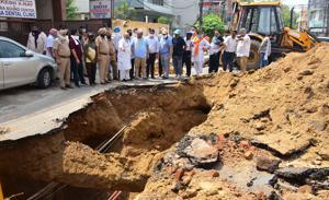 During monsoon, major road cave-in incidents are reported in the city(HT PHOTO) During monsoon, major road cave-in incidents are reported in the city(HT PHOTO)