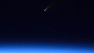 Russian cosmonaut Ivan Vagner shared this photo of Comet NEOWISE which he captured from International Space Station.(Photo Credit : Ivan Vagner / Twitter) Russian cosmonaut Ivan Vagner shared this photo of Comet NEOWISE which he captured from International Space Station.(Photo Credit : Ivan Vagner / Twitter)
