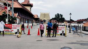 Officials said that under the triple lockdown, all streets and roads will be off-limits to residents. In case of any emergency, people can contact the police and seek help.(ANI Photo) Officials said that under the triple lockdown, all streets and roads will be off-limits to residents. In case of any emergency, people can contact the police and seek help.(ANI Photo)