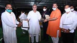 Chhattisgarh chief minister Bhupesh Baghel launched ‘Gaudhan Nyay Yojana’ in June to promote rural economy and cattle rearing in the state.(HT Photo) Chhattisgarh chief minister Bhupesh Baghel launched ‘Gaudhan Nyay Yojana’ in June to promote rural economy and cattle rearing in the state.(HT Photo)