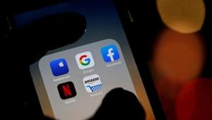 The apps banned by the army are not limited to the 59 Chinese mobile applications banned by the government. The Chinese apps earlier banned are Club Factory, SHAREit, Likee, Mi Video Call (Xiaomi), Weibo, Baidu and Bigo Live.(REUTERS) The apps banned by the army are not limited to the 59 Chinese mobile applications banned by the government. The Chinese apps earlier banned are Club Factory, SHAREit, Likee, Mi Video Call (Xiaomi), Weibo, Baidu and Bigo Live.(REUTERS)