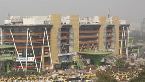 Cities like Delhi NCR and Bengaluru saw negative absorption which also pushed the overall net absorption downwards, according to a report on office space leasing.(Yogendra Kumar/HT File / Photo used for representatonal purpose only) Cities like Delhi NCR and Bengaluru saw negative absorption which also pushed the overall net absorption downwards, according to a report on office space leasing.(Yogendra Kumar/HT File / Photo used for representatonal purpose only)