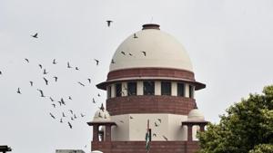 The bench said it is the responsibility of the state to find out which group of migrants are getting food, transport and other facilities or not getting them.(Sonu Mehta/HT PHOTO) The bench said it is the responsibility of the state to find out which group of migrants are getting food, transport and other facilities or not getting them.(Sonu Mehta/HT PHOTO)