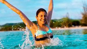 Anushka Sharma chills in the water in an old photo shared by her. Anushka Sharma chills in the water in an old photo shared by her.