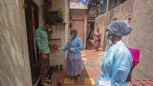 A total of 581 patients were discharged from hospitals post recovery across the district during the day.(Pratham Gokhale/HT Photo) A total of 581 patients were discharged from hospitals post recovery across the district during the day.(Pratham Gokhale/HT Photo)