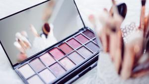 Doing hair and makeup in the age of lockdowns means unraveling the entrenched beauty standards. (Representational Image)(Unsplash) Doing hair and makeup in the age of lockdowns means unraveling the entrenched beauty standards. (Representational Image)(Unsplash)