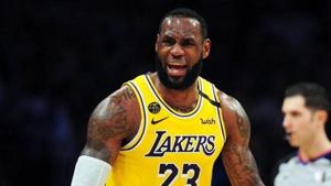 Los Angeles Lakers forward LeBron James (23) reacts against the Milwaukee Bucks during the second half at Staples Center.(USA TODAY Sports) Los Angeles Lakers forward LeBron James (23) reacts against the Milwaukee Bucks during the second half at Staples Center.(USA TODAY Sports)