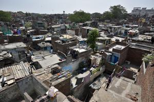 The government estimates that there are 26-37 million families in urban India that live in informal housing, and they largely belong to the poorer sections.(Biplov Bhuyan/HT PHOTO)