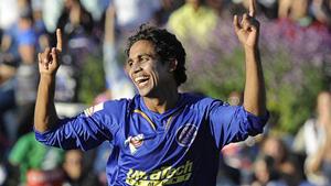 A file picture shoing Kamran Khan in action during an IPL game in 2009.(AFP) A file picture shoing Kamran Khan in action during an IPL game in 2009.(AFP)