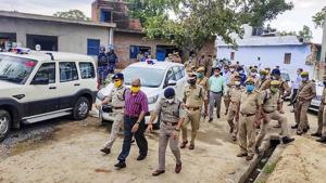 Arvind Ramvilas Trivedi andSuresh Tiwari had fled from UP soon after the killing of eight police personnel.(PTI) Arvind Ramvilas Trivedi andSuresh Tiwari had fled from UP soon after the killing of eight police personnel.(PTI)