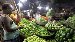 Vegetable price inflation grew at 1.9%, the lowest in fifteen months according to the Centre for Monitoring Indian Economy database.(File Photo) Vegetable price inflation grew at 1.9%, the lowest in fifteen months according to the Centre for Monitoring Indian Economy database.(File Photo)