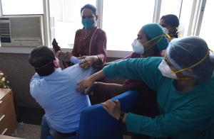 High drama was witnessed at Panchkula’s Civil hospital in Sector 6 when a group of nurses roughed up a government doctor posted in the psychiatry department on Tuesday after a nurse alleged that he had sexually harassed her.(Sant Arora/Hindustan Times) High drama was witnessed at Panchkula’s Civil hospital in Sector 6 when a group of nurses roughed up a government doctor posted in the psychiatry department on Tuesday after a nurse alleged that he had sexually harassed her.(Sant Arora/Hindustan Times)