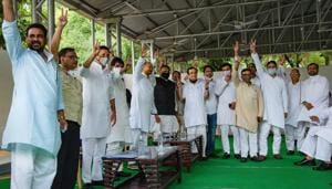 Rajasthan chief minister Ashok Gehlot, Congress leaders Randeep Surjewala, Ajay Maken and others gesture during a MLA's meeting at CM residence in Jaipur on Monday.(PTI Photo)
