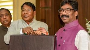 Rameshwar Oraon’s claim of use of money power to lure Congress MLAs in Jharkhand has been dismissed by the BJP.(PTI Photo/File) Rameshwar Oraon’s claim of use of money power to lure Congress MLAs in Jharkhand has been dismissed by the BJP.(PTI Photo/File)